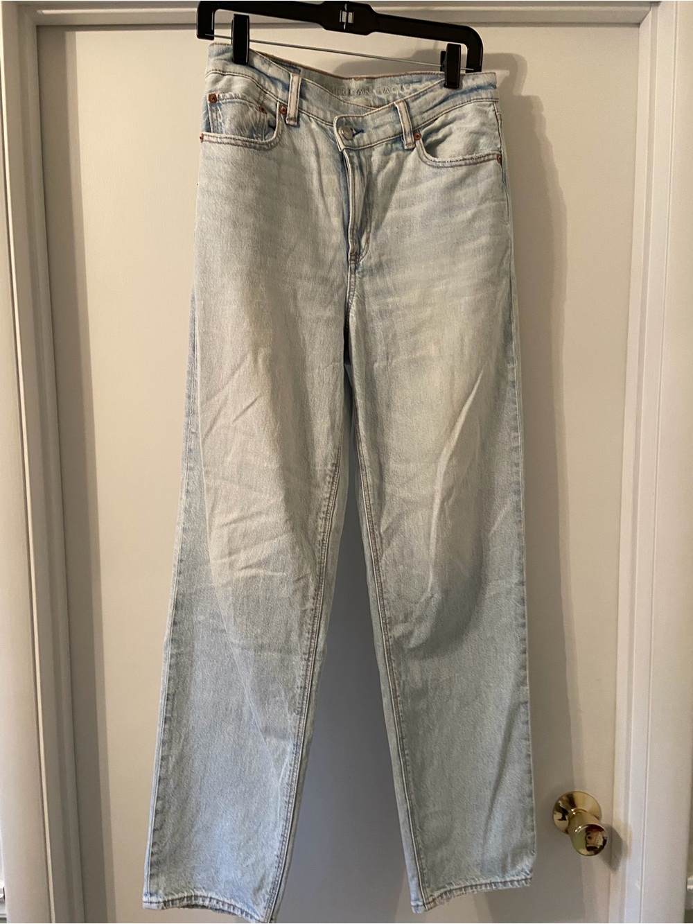 American Eagle Outfitters Light Wash Straight Leg Jeans